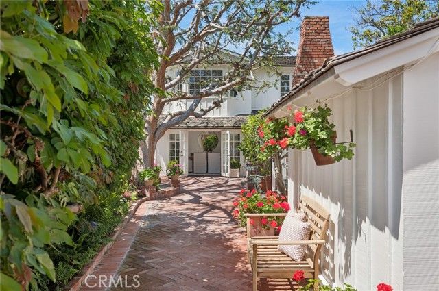 2571 Waverly Drive, Newport Beach, CA 92663