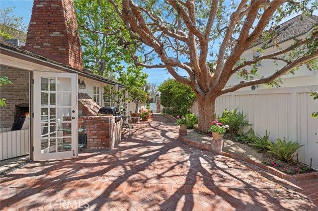 2571 Waverly Drive, Newport Beach, CA 92663