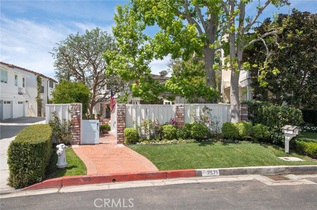 2571 Waverly Drive, Newport Beach, CA 92663