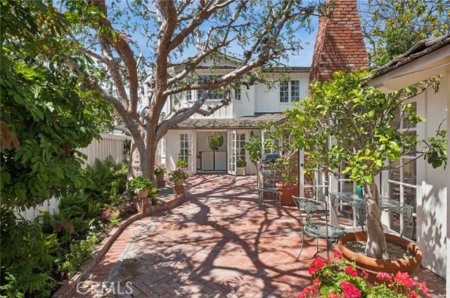 2571 Waverly Drive, Newport Beach, CA 92663
