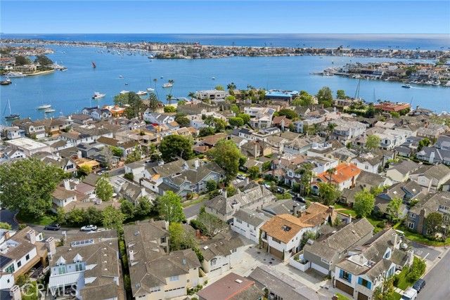 2571 Waverly Drive, Newport Beach, CA 92663
