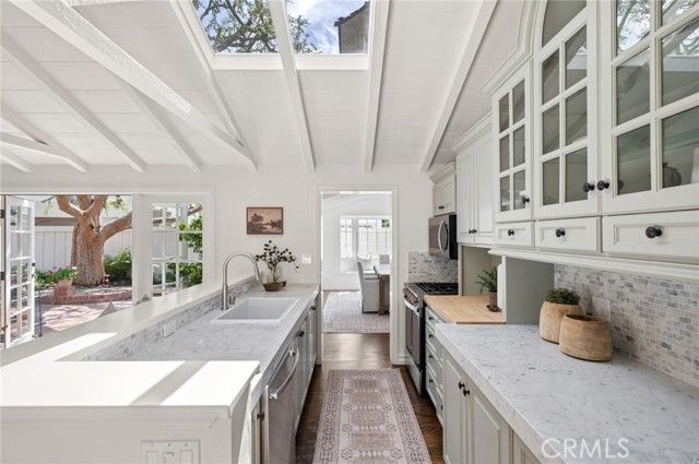 2571 Waverly Drive, Newport Beach, CA 92663