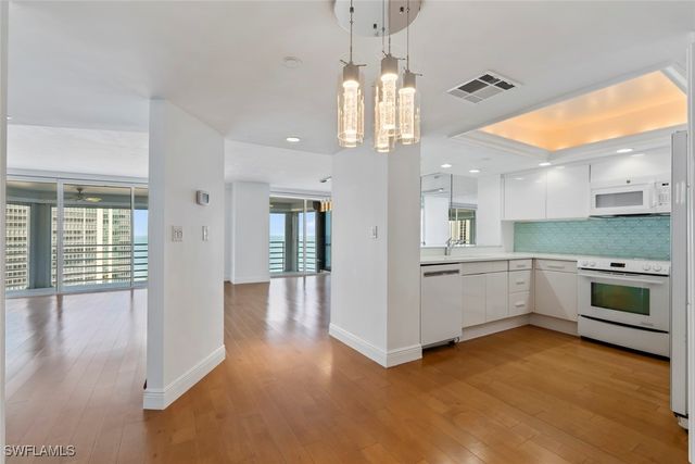 4751 Gulf Shore BLVD N 1406, Naples, FL 34103