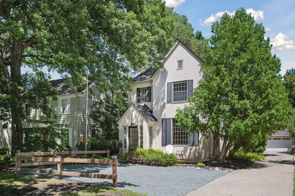 1909 E River Parkway, Minneapolis, MN 55414