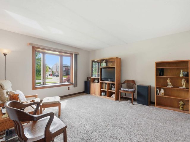 45455 Heatherwoode Lane, Macomb Twp, MI 48044