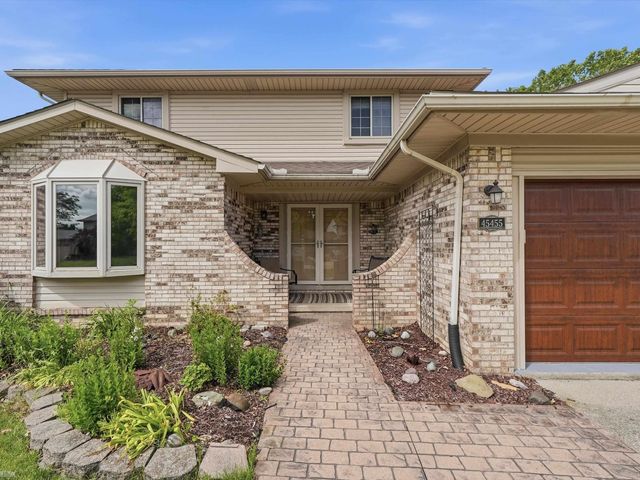 45455 Heatherwoode Lane, Macomb Twp, MI 48044