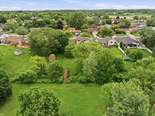 45455 Heatherwoode Lane, Macomb Twp, MI 48044