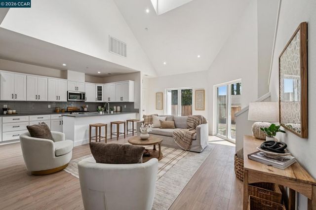 1713 Berrywood Dr, Concord, CA 94521
