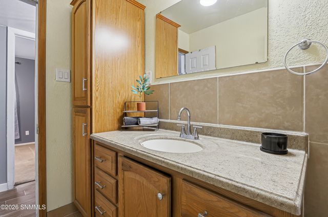 940 Calle Del Sol, Las Cruces, NM 88005