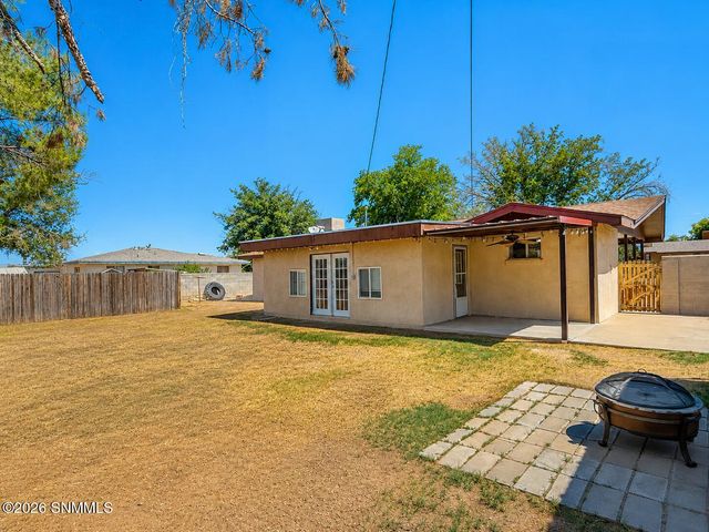 940 Calle Del Sol, Las Cruces, NM 88005