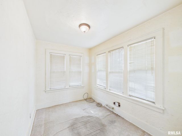 2229 S 6TH Street, Springfield, IL 62703