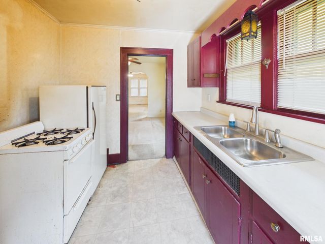 2229 S 6TH Street, Springfield, IL 62703