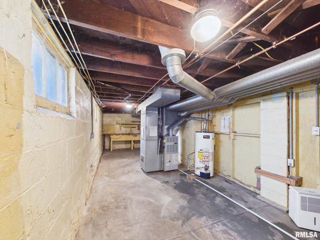 2229 S 6TH Street, Springfield, IL 62703