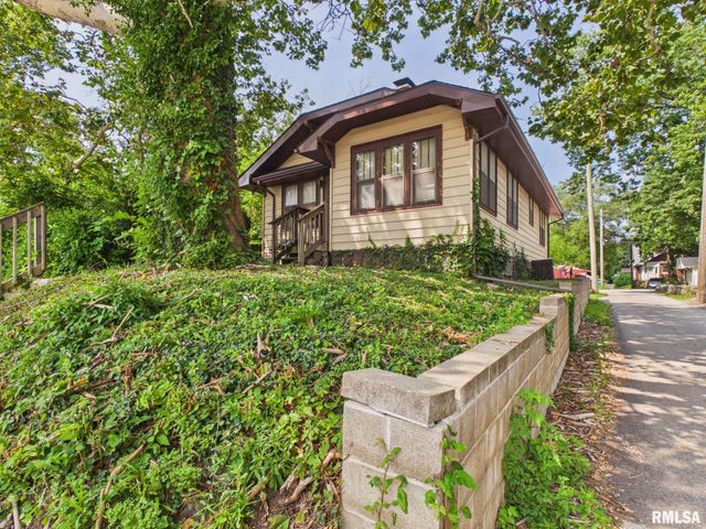 2229 S 6TH Street, Springfield, IL 62703