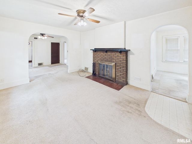 2229 S 6TH Street, Springfield, IL 62703