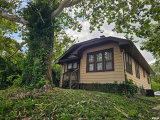 2229 S 6TH Street, Springfield, IL 62703
