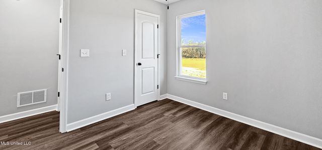 1408 W Woodward Avenue, Holly Springs, MS 38635