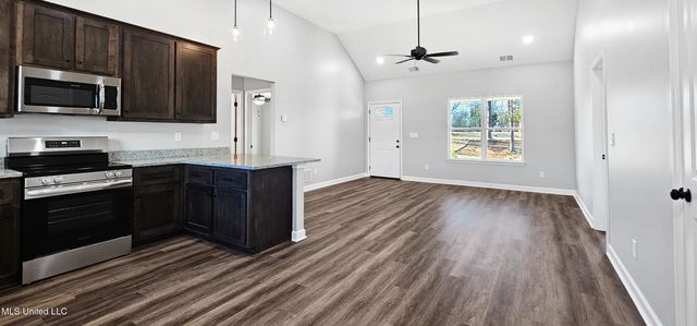 1408 W Woodward Avenue, Holly Springs, MS 38635