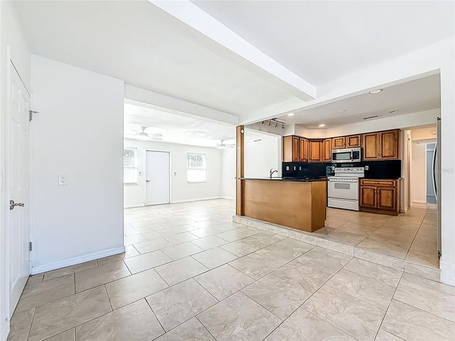 7250 12TH AVENUE N, St Petersburg, FL 33710