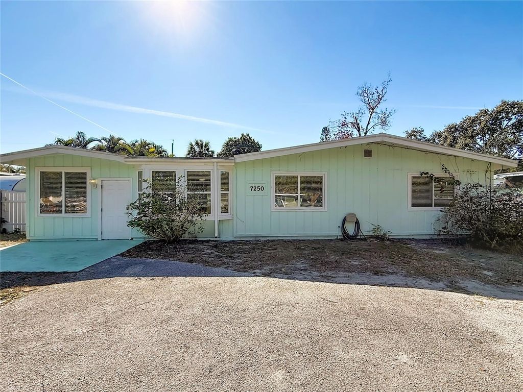 7250 12TH AVENUE N, St Petersburg, FL 33710