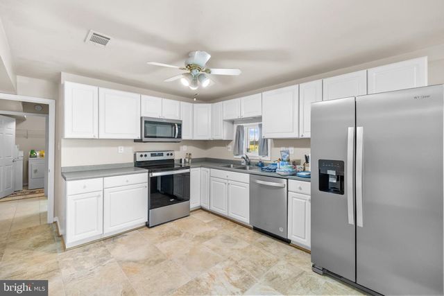 11105 PARKGATE DR, Nokesville, VA 20181