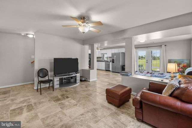 11105 PARKGATE DR, Nokesville, VA 20181