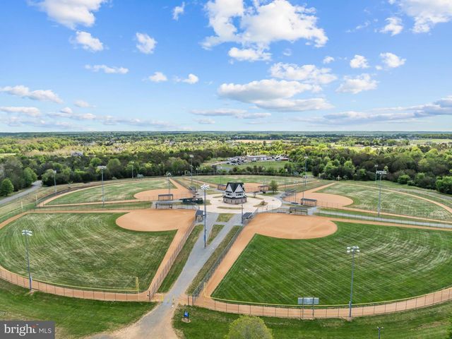 11105 PARKGATE DR, Nokesville, VA 20181
