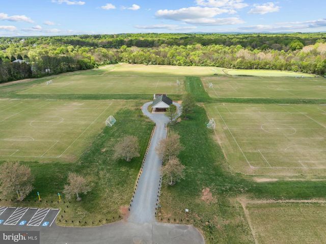 11105 PARKGATE DR, Nokesville, VA 20181