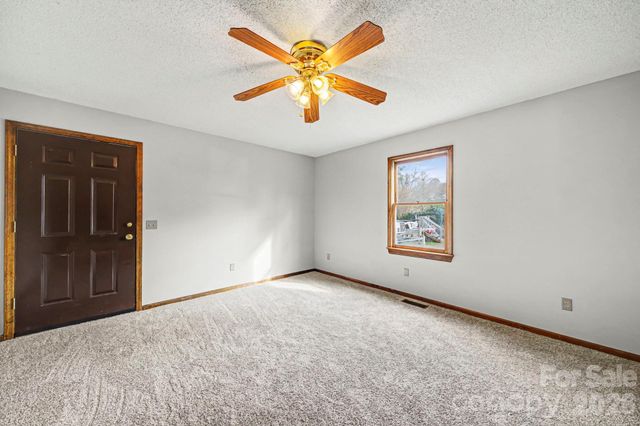 102 Roxie Lane, Belmont, NC 28012