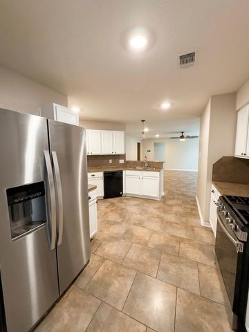 8018 Sesame Street, Baytown, TX 77521