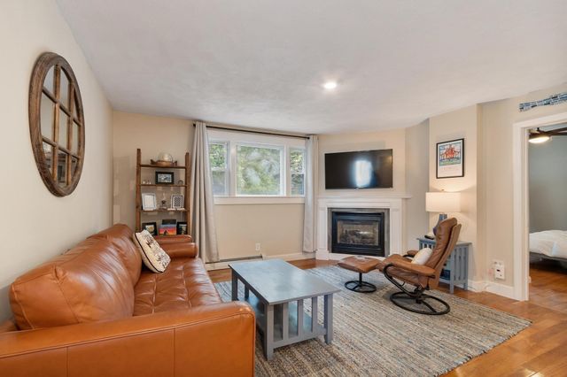 8 Brightside Ave 1, Gloucester, MA 01930