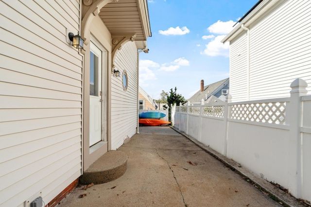 8 Brightside Ave 1, Gloucester, MA 01930