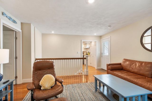 8 Brightside Ave 1, Gloucester, MA 01930