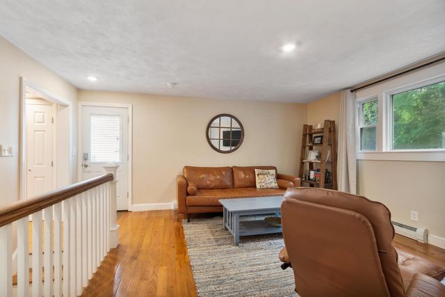 8 Brightside Ave 1, Gloucester, MA 01930