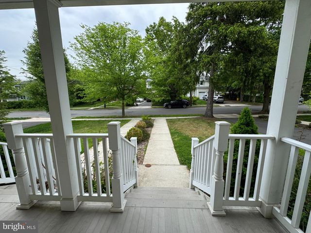 16 HARRIS RD, Princeton, NJ 08540