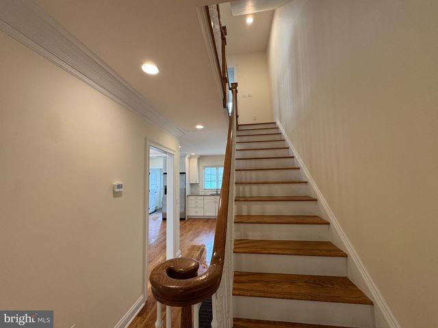 16 HARRIS RD, Princeton, NJ 08540