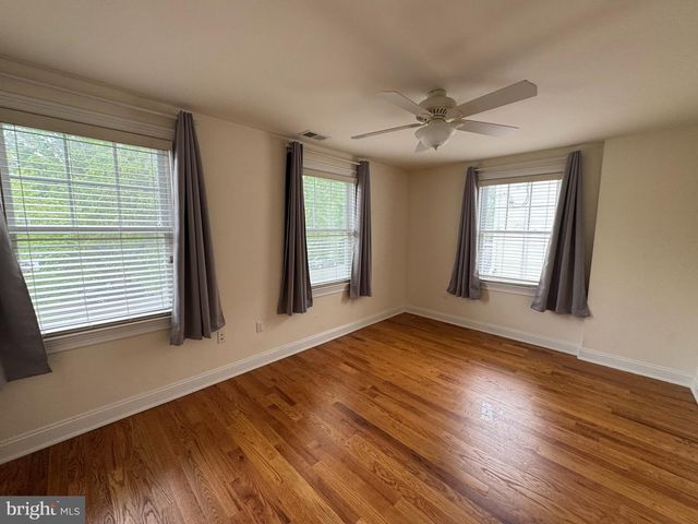 16 HARRIS RD, Princeton, NJ 08540