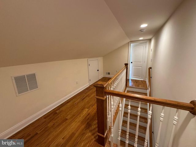 16 HARRIS RD, Princeton, NJ 08540