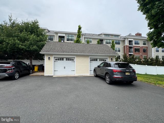 16 HARRIS RD, Princeton, NJ 08540