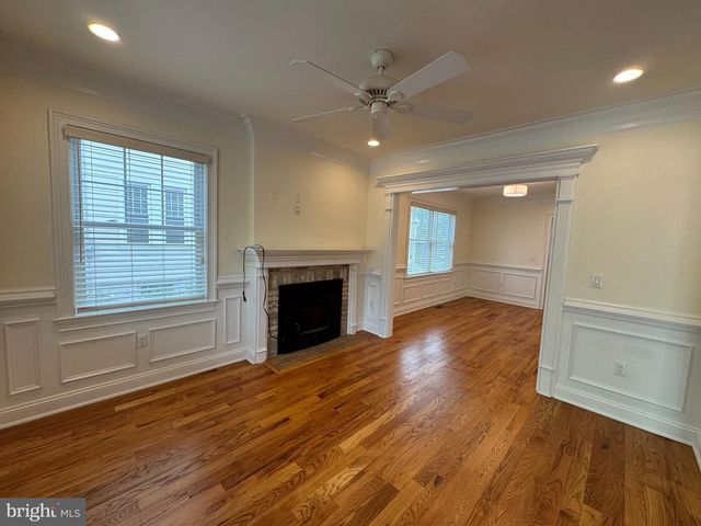 16 HARRIS RD, Princeton, NJ 08540