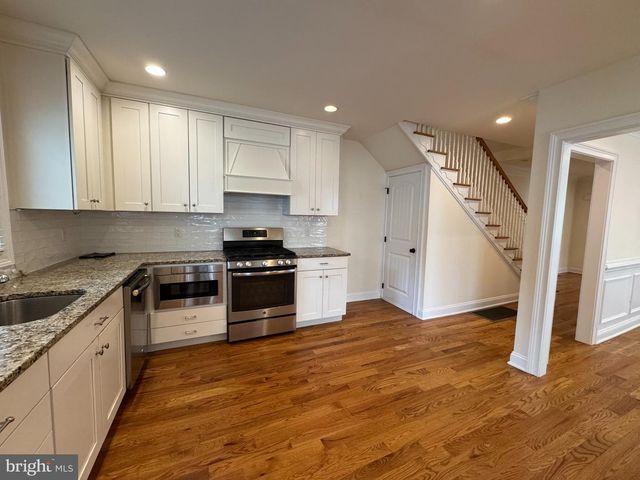 16 HARRIS RD, Princeton, NJ 08540