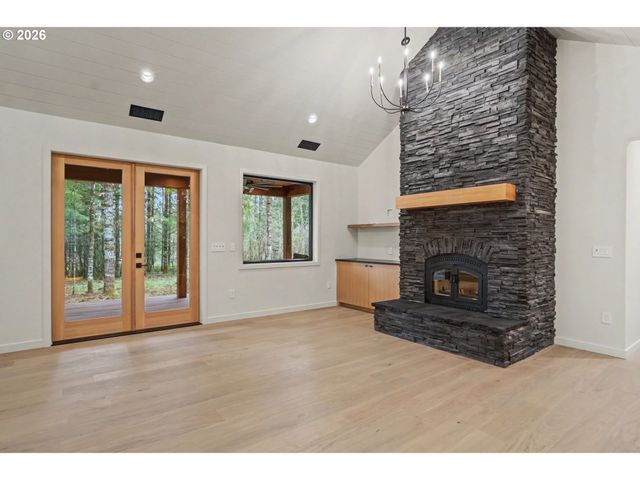 19850 WINTERS HILL Rd, Silverton, OR 97381