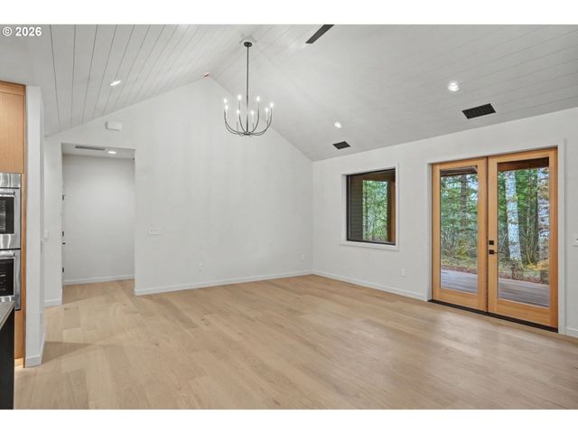 19850 WINTERS HILL Rd, Silverton, OR 97381