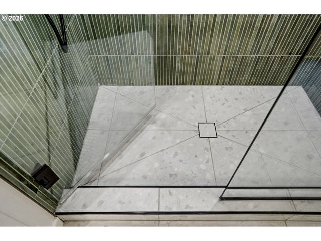 19850 WINTERS HILL Rd, Silverton, OR 97381