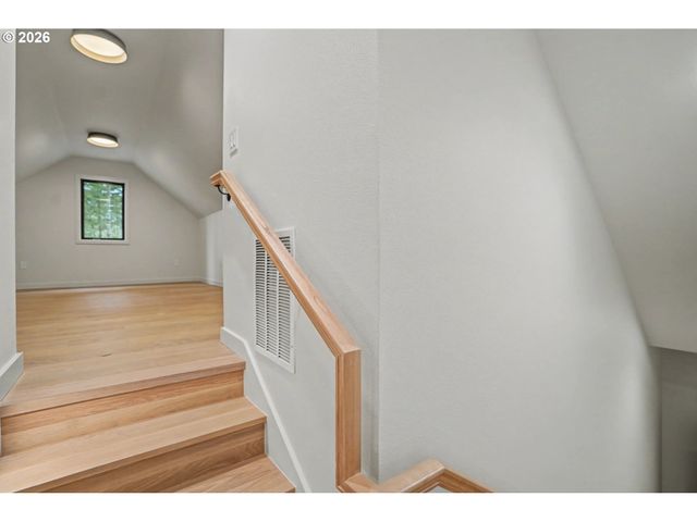 19850 WINTERS HILL Rd, Silverton, OR 97381