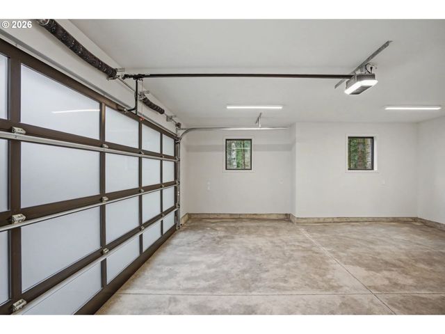 19850 WINTERS HILL Rd, Silverton, OR 97381