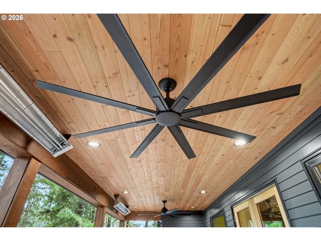 19850 WINTERS HILL Rd, Silverton, OR 97381