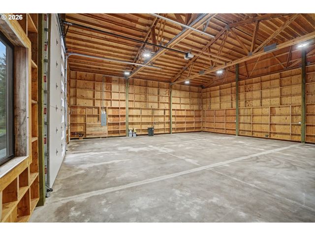 19850 WINTERS HILL Rd, Silverton, OR 97381