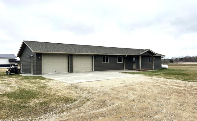2934 27th Street NW, Baudette, MN 56623