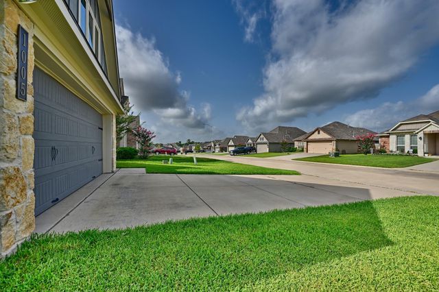 1005 Rootstock Road, Brenham, TX 77833